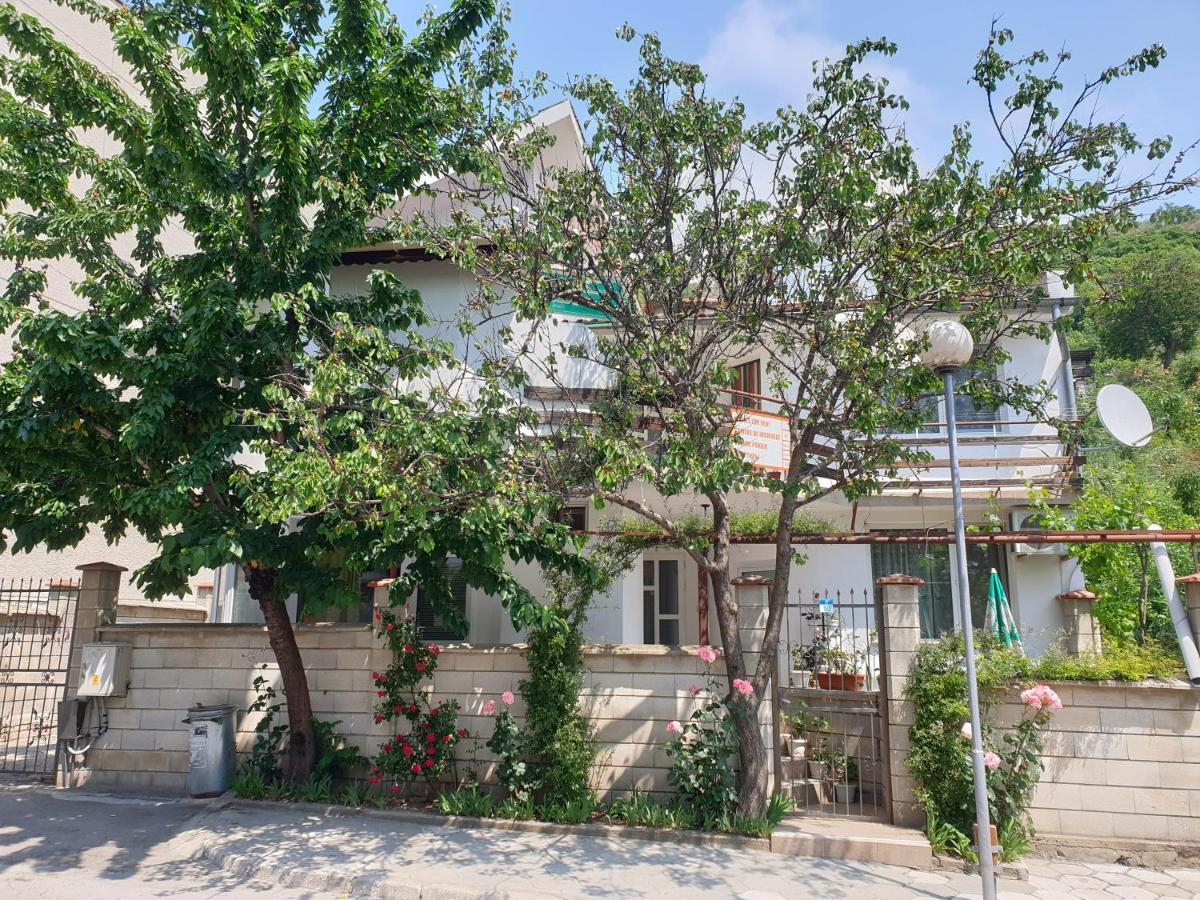 Fema Guest House Balchik Exterior foto
